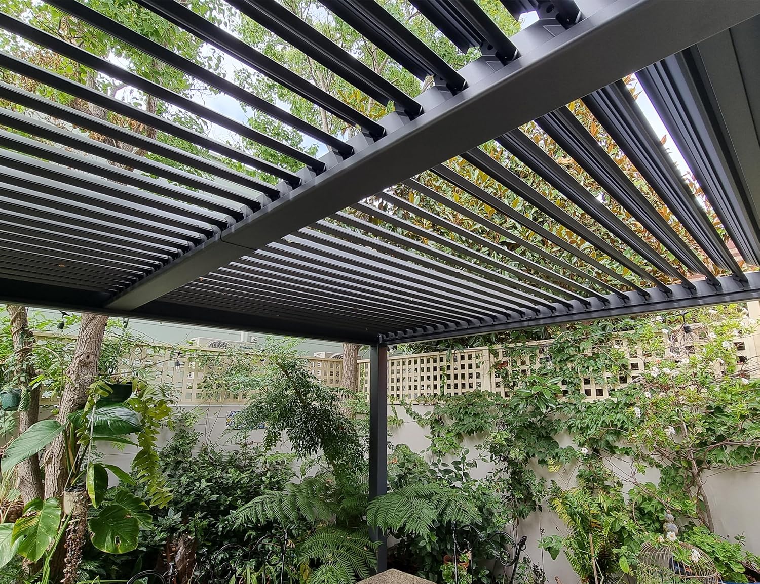 bleujardin - pergola bioclimatique - 3x3,65m - aluminium, lames orientables, gris