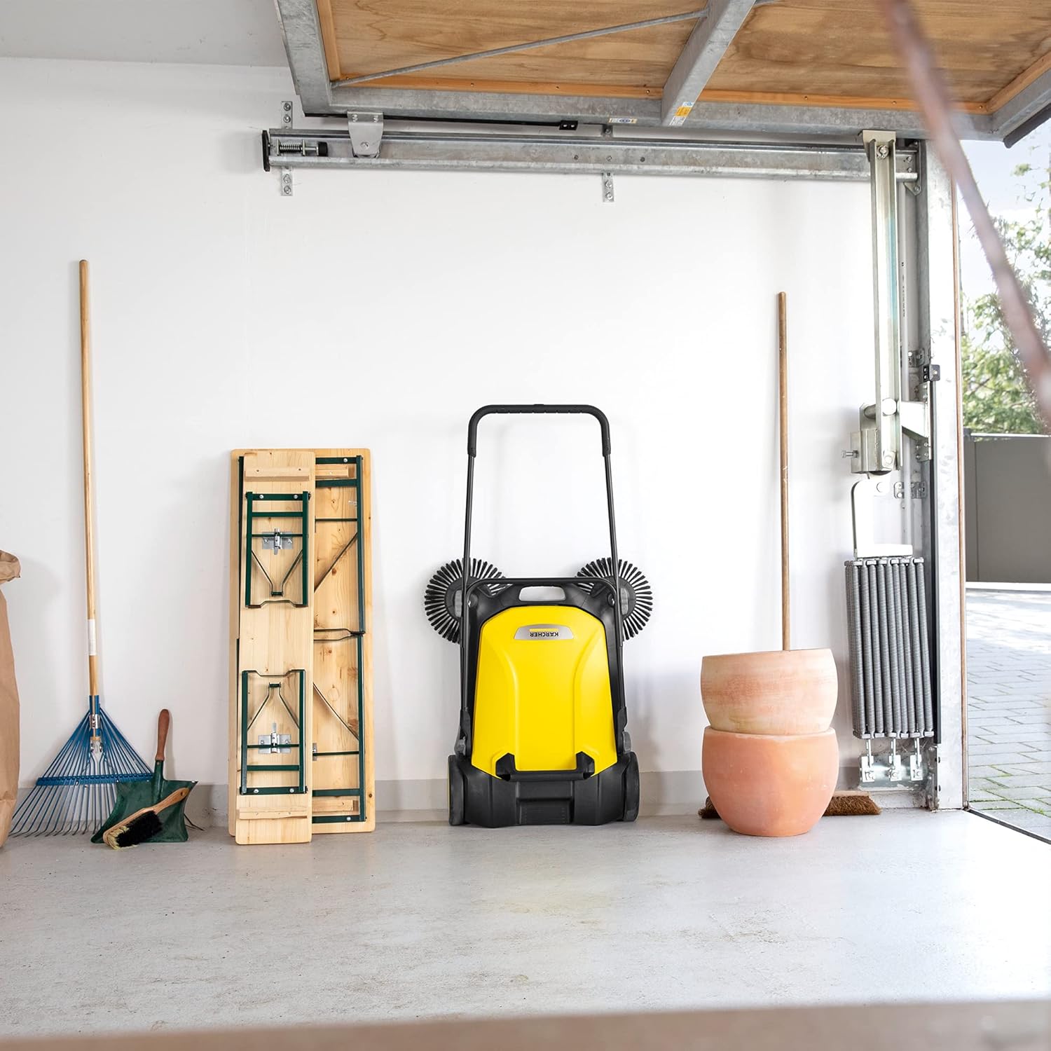 bleujardin - S 4 balai mécanique, 68cm, capacité 20L, noir/jaune - 1.766-360.0