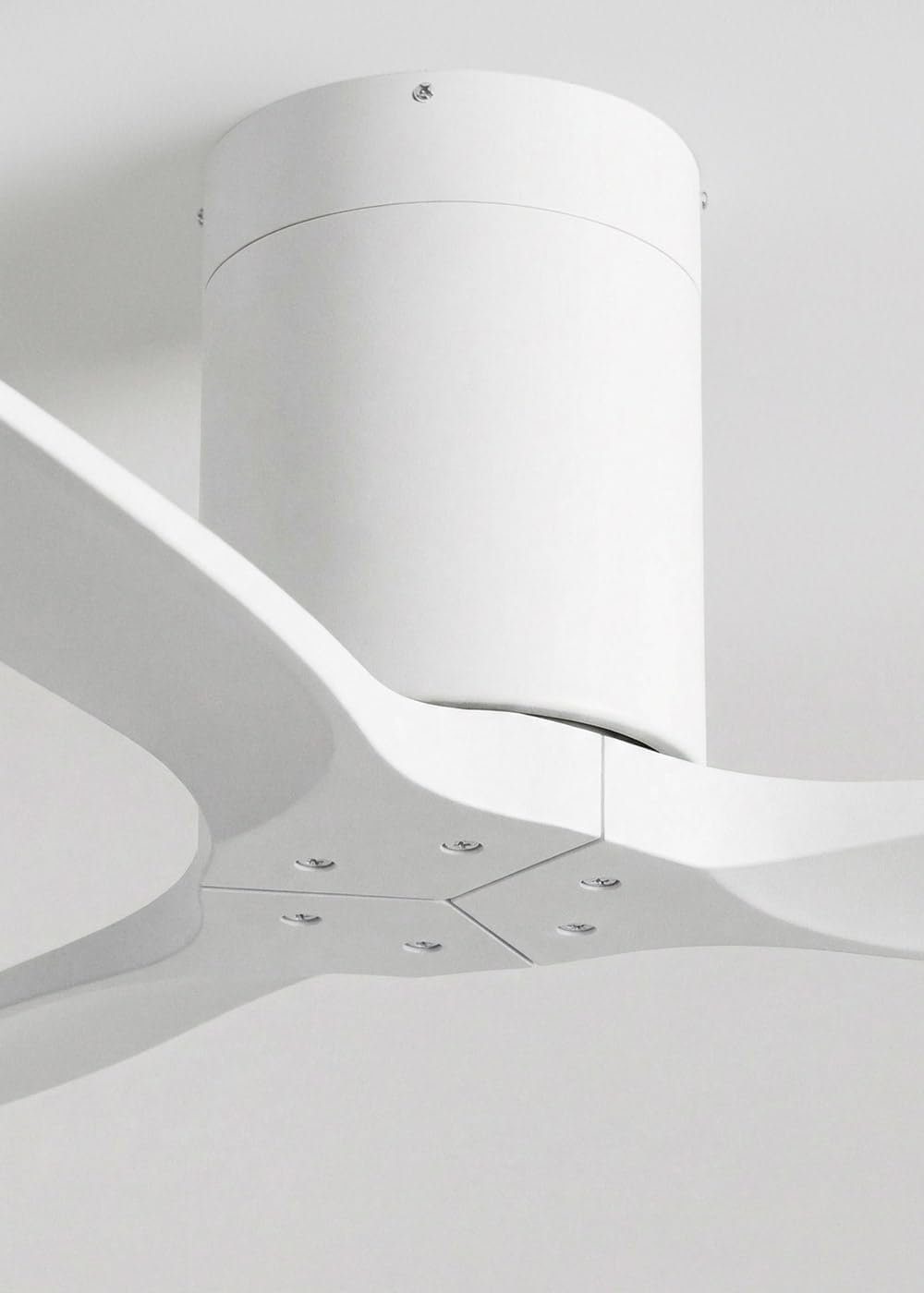 CREATE WINDCALM S Ventilateur de plafond ABS blanc avec télécommande, 40 W, silencieux, Ø112 cm, 6 vitesses, minuteur, fonction été/hiver