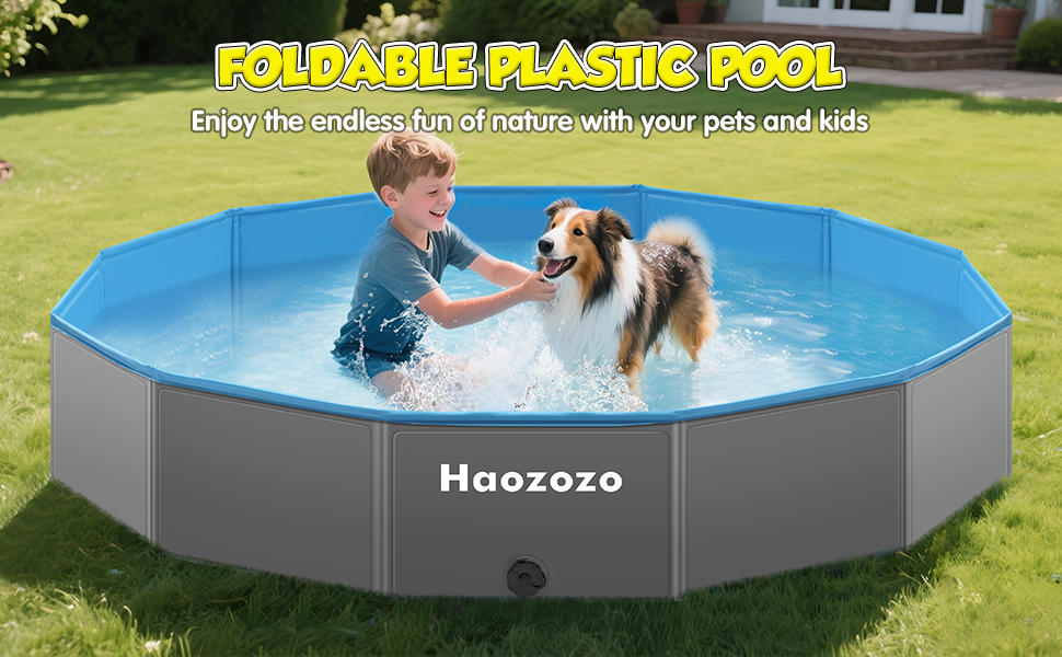 Grande « piscine en plastique pliable » octogonale de bleujardin. Piscine bleue remplie d'eau sur l'herbe, avec un enfant qui éclabousse avec un chien. Texte : « Profitez des joies infinies de la nature avec vos animaux de compagnie et vos enfants