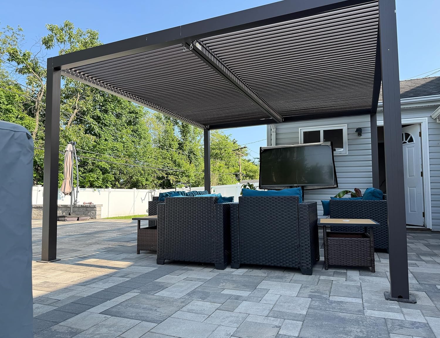 bleujardin - Pergola aluminium bioclimatique 4,8x3m, lames orientables, persiennes fixes, gris