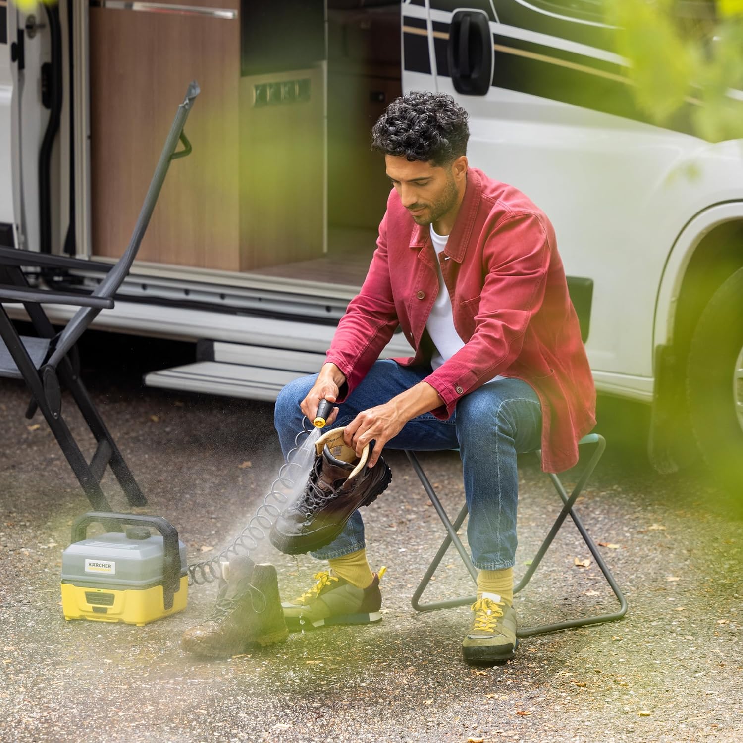 bleujardin Nettoyeur à Pression Mobile OC 3 + Kit Vélo, Débit : 2 L/h, Réservoir d'eau : 4 L, Tuyau : 2,8 m, Buse à Jet Plat, Brosse Universelle, Nettoyant, Bonnette Microfibres, Boîte de Rangement