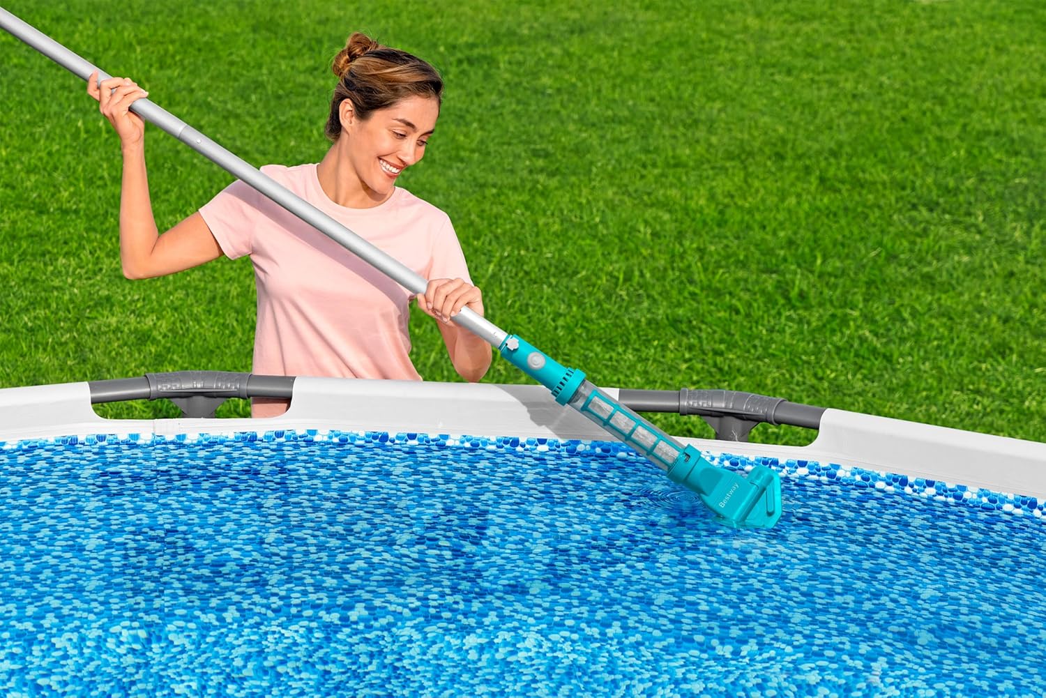 Aspirateur électrique rechargeable - Aquasurge - 6,10m - 50min d'autonomie, 2 têtes inclus