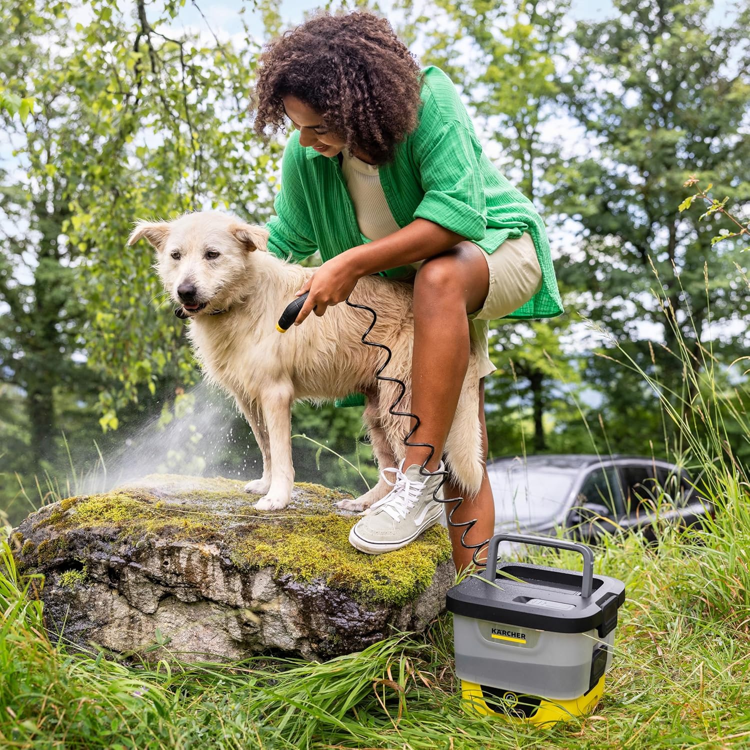 bleujardin Mobile Outdoor Cleaner OC 4 + Pet Kit, débit : 2 l/Min, Poids : 3,1 kg, réservoir d'eau : 8 l, Batterie Lithium-ION, Tuyau spiralé, Filtre pour Appareil, buse à Jet Conique/Plat