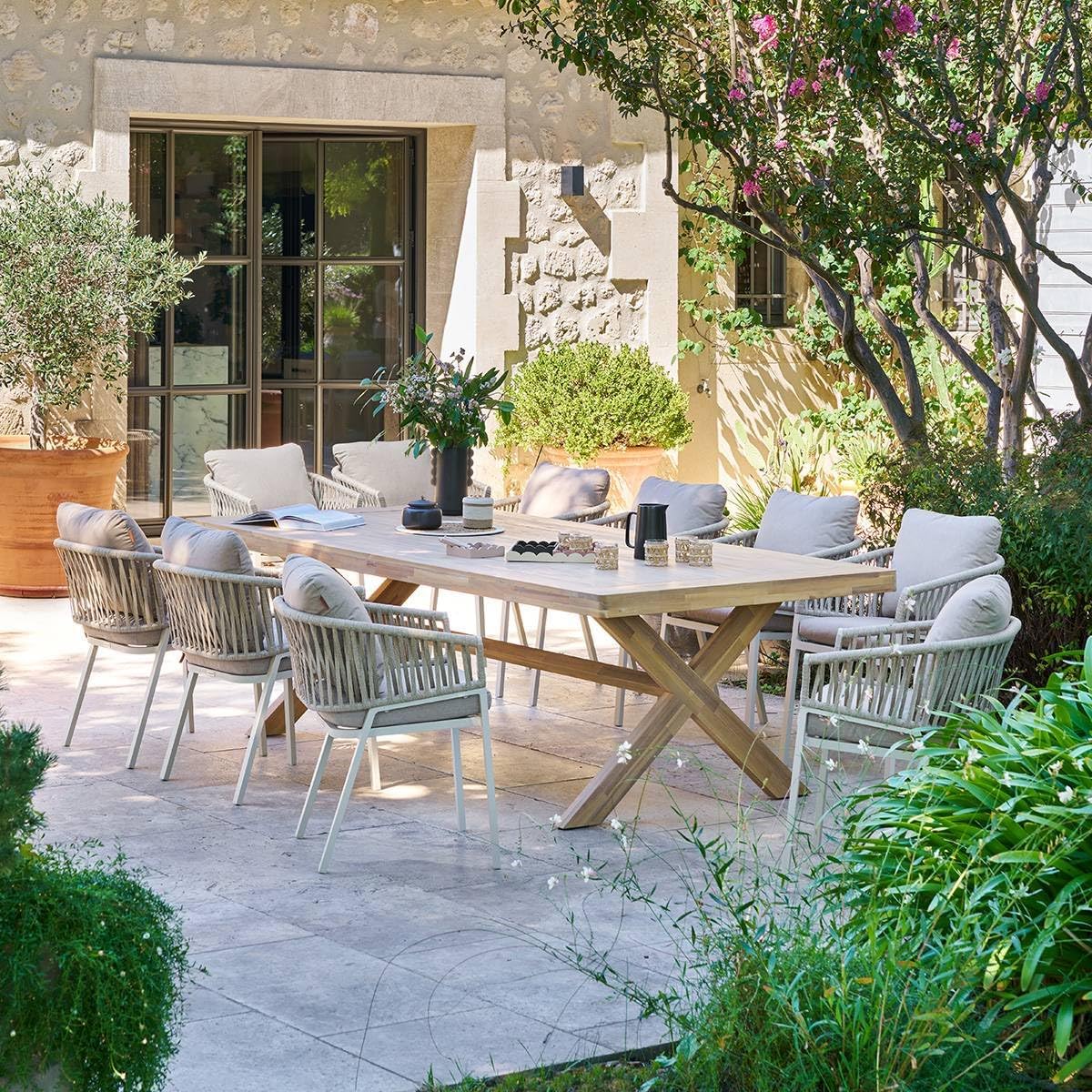 bleujardin - Xenia table de jardin 10 places - eucalyptus - grande taille