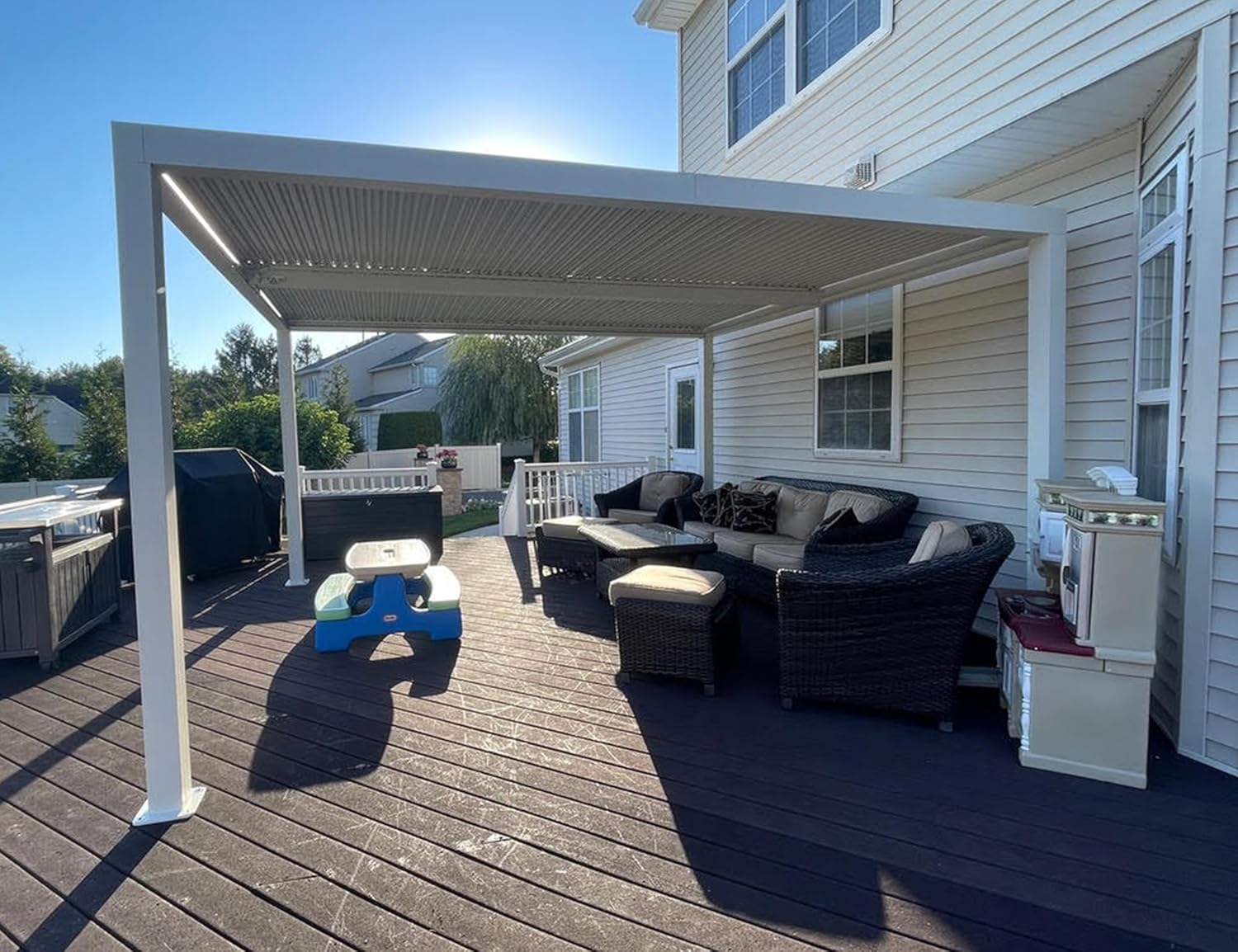 bleujardin - pergola bioclimatique - 4,6x3,3 m - alu, lames orientables, éclairage intégré