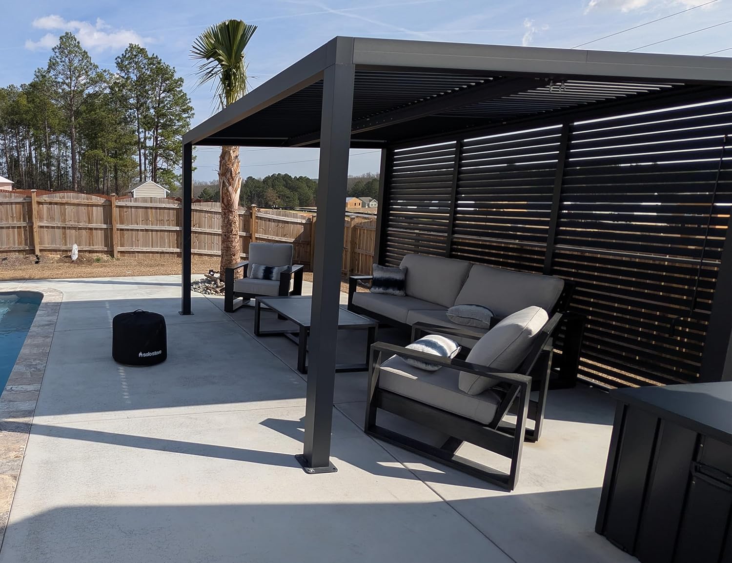 bleujardin - Pergola bioclimatique - 4,24x3m - aluminium, persienne fixe, lames orientables