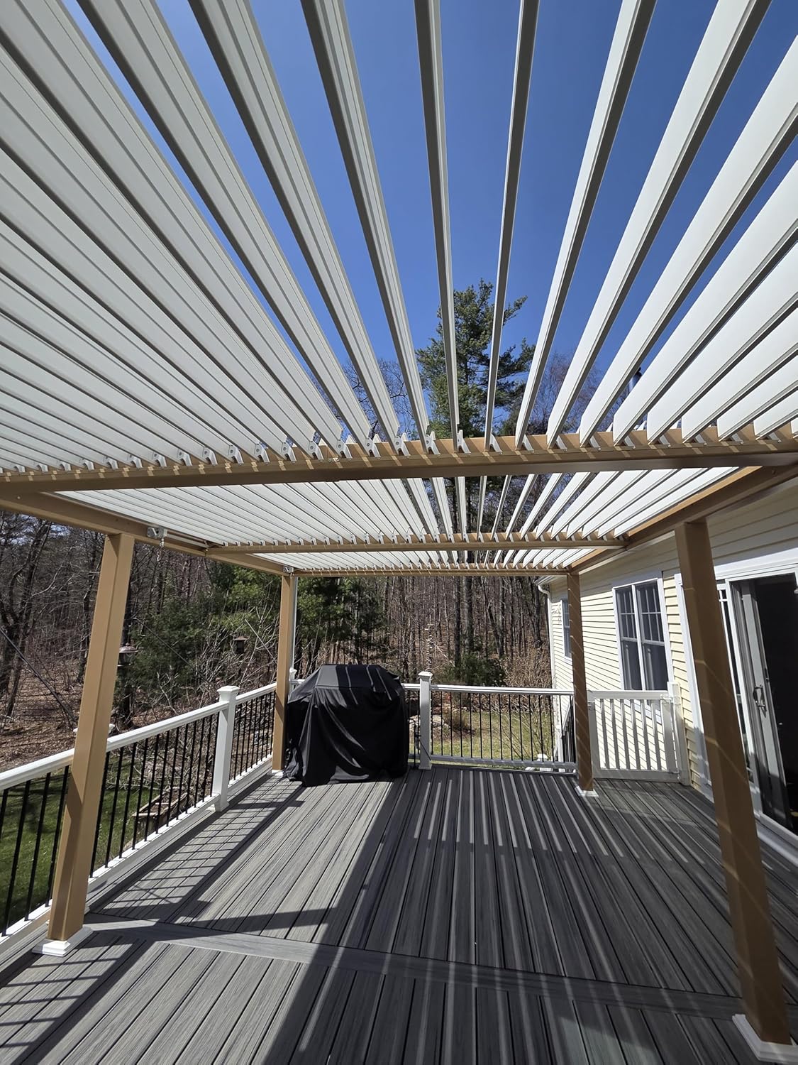 bleujardin - Pergola Bioclimatique bois effet alu - 3,5x6,35m - lames orientables, imperméable, extérieur