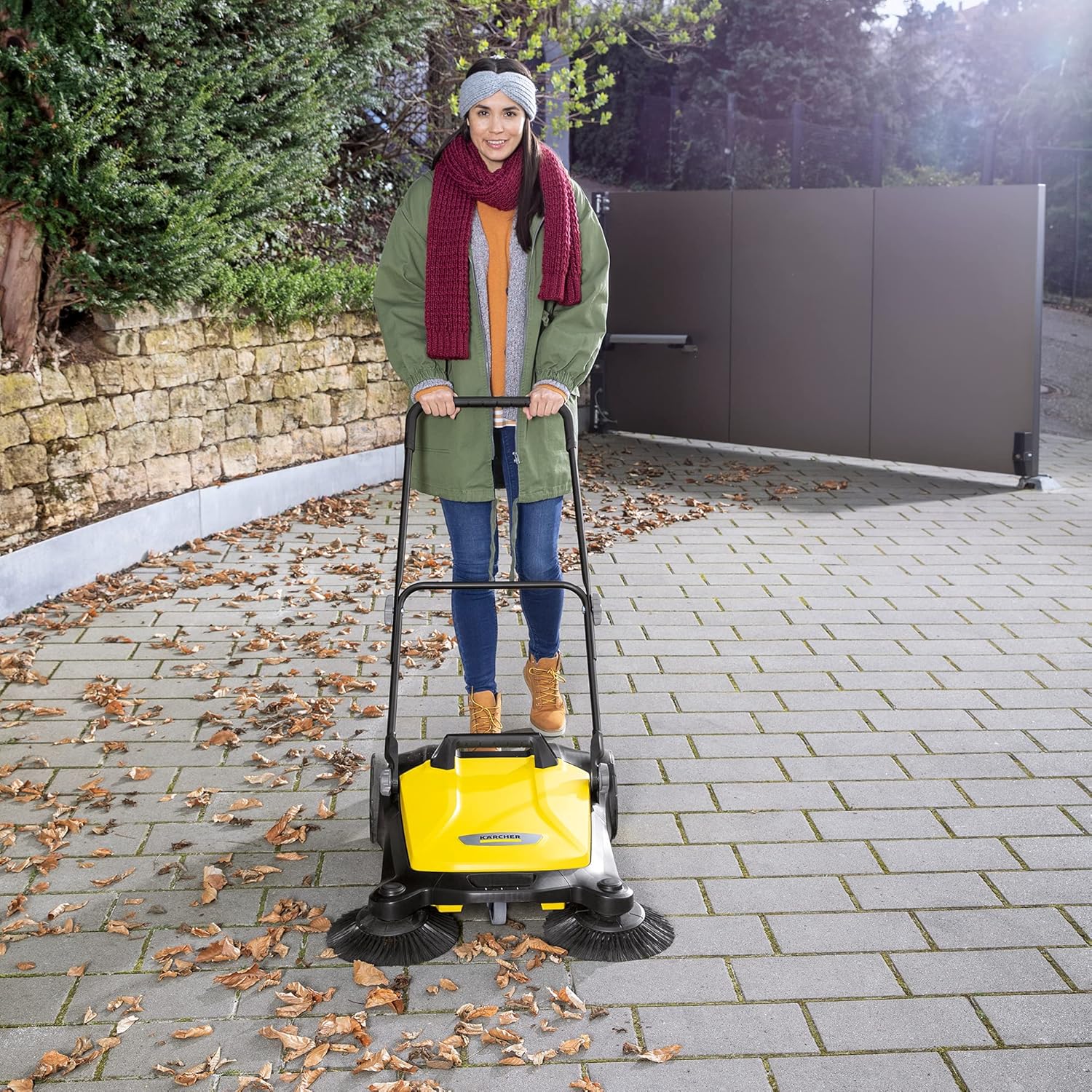 bleujardin - S 4 balai mécanique, 68cm, capacité 20L, noir/jaune - 1.766-360.0