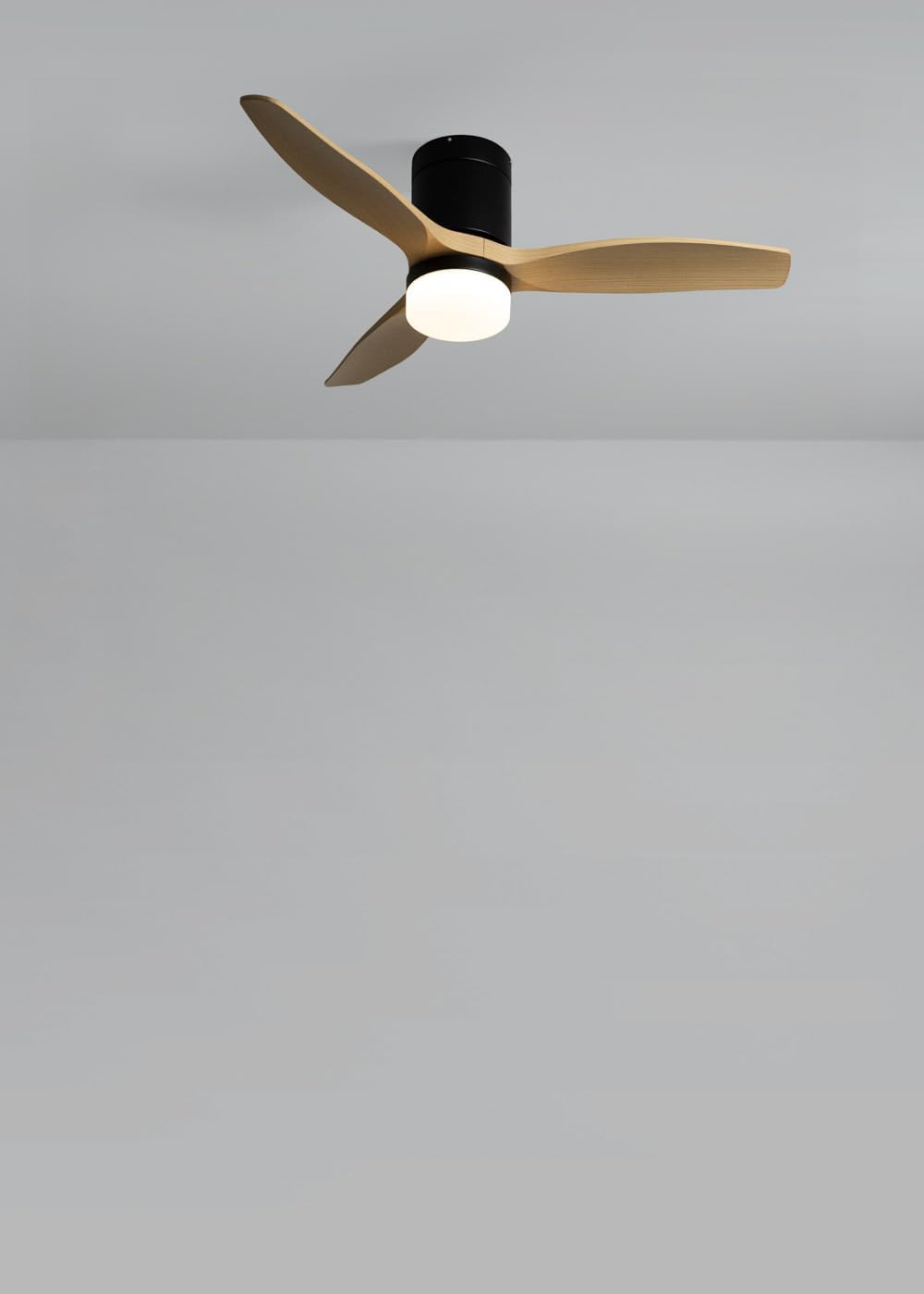 CREATE WINDCALM S Ventilateur de plafond ABS avec lumière noire, pales effet bois clair avec télécommande, 40 W, silencieux, Ø112 cm, 6 vitesses, 3 températures de lumière, minuterie, fonction été