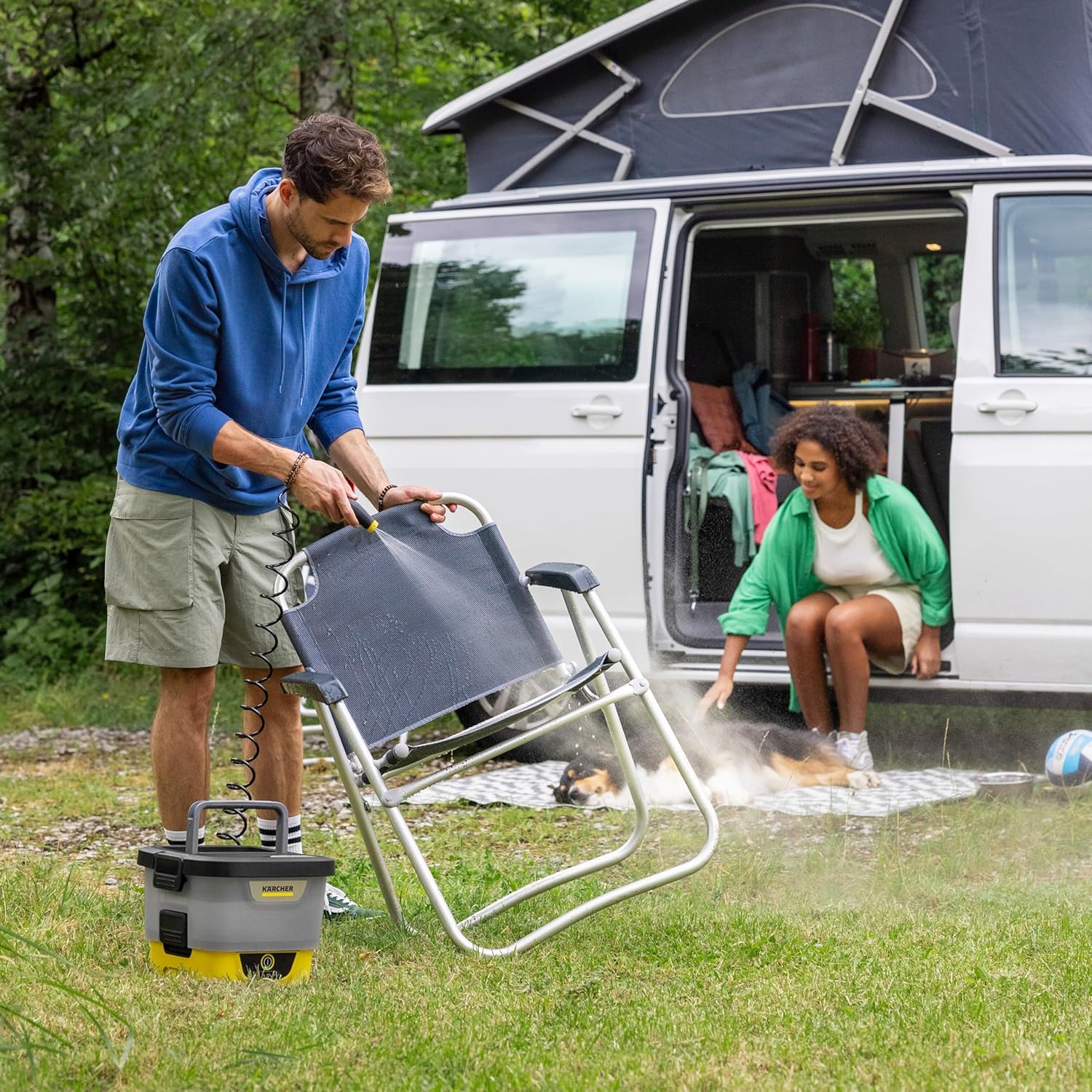 bleujardin Mobile Outdoor Cleaner OC 4 + Pet Kit, débit : 2 l/Min, Poids : 3,1 kg, réservoir d'eau : 8 l, Batterie Lithium-ION, Tuyau spiralé, Filtre pour Appareil, buse à Jet Conique/Plat