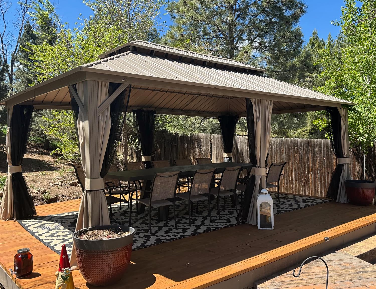 bleujardin - Pergola série Champagne - 6 x 3,65 m - aluminium, toit acier, moustiquaire et rideaux