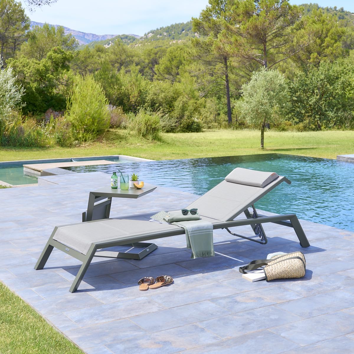 bleujardin - Table d'appoint Allure - 55x45x55 cm - Vert Laurier