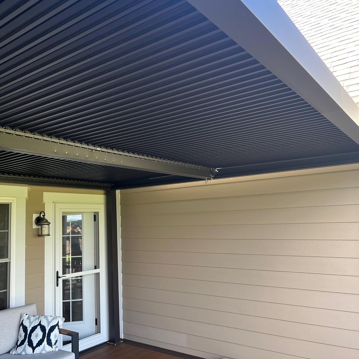 bleujardin - Pergola bioclimatique 4,24x3m, aluminium, lames orientables, éclairage extérieur, 12,72m², Gris