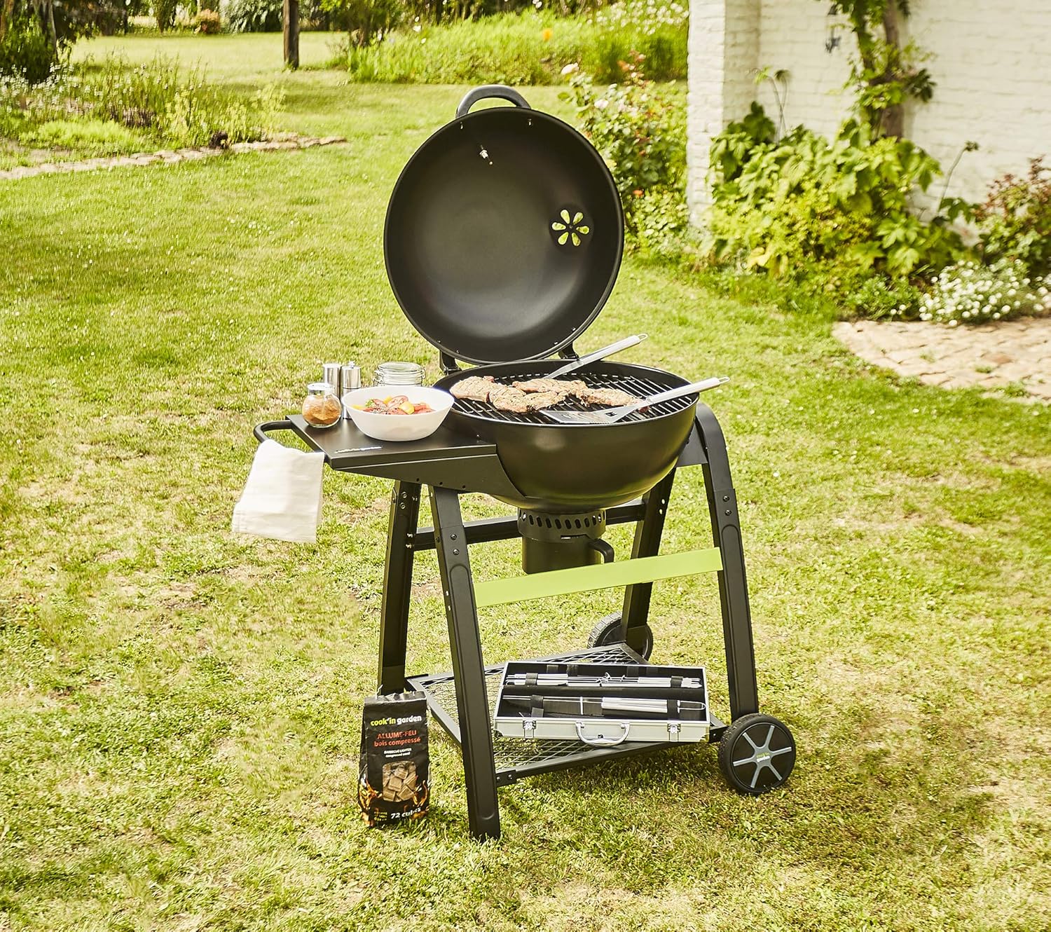 bleujardin - Tonino 60 - barbecue charbon avec capot, wheels, thermomètre
